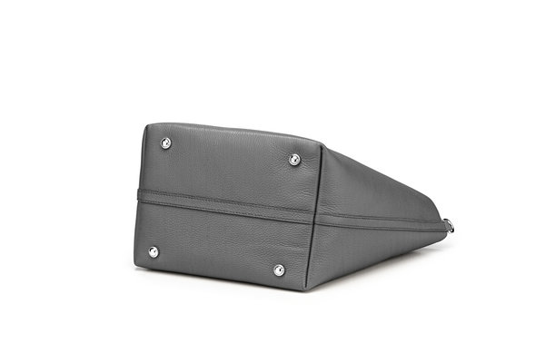 Handtasche "MARTE" genarbtes Leder / dunkelgrau/flieder – silber von KEINE SCHWESTER